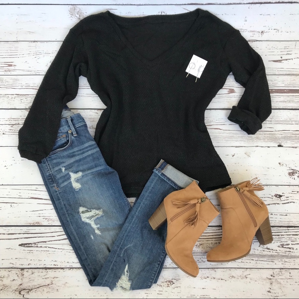 ❗️1 LEFT❗️ Black Oversized Vneck Knit Sweater - Picture 2 of 8
